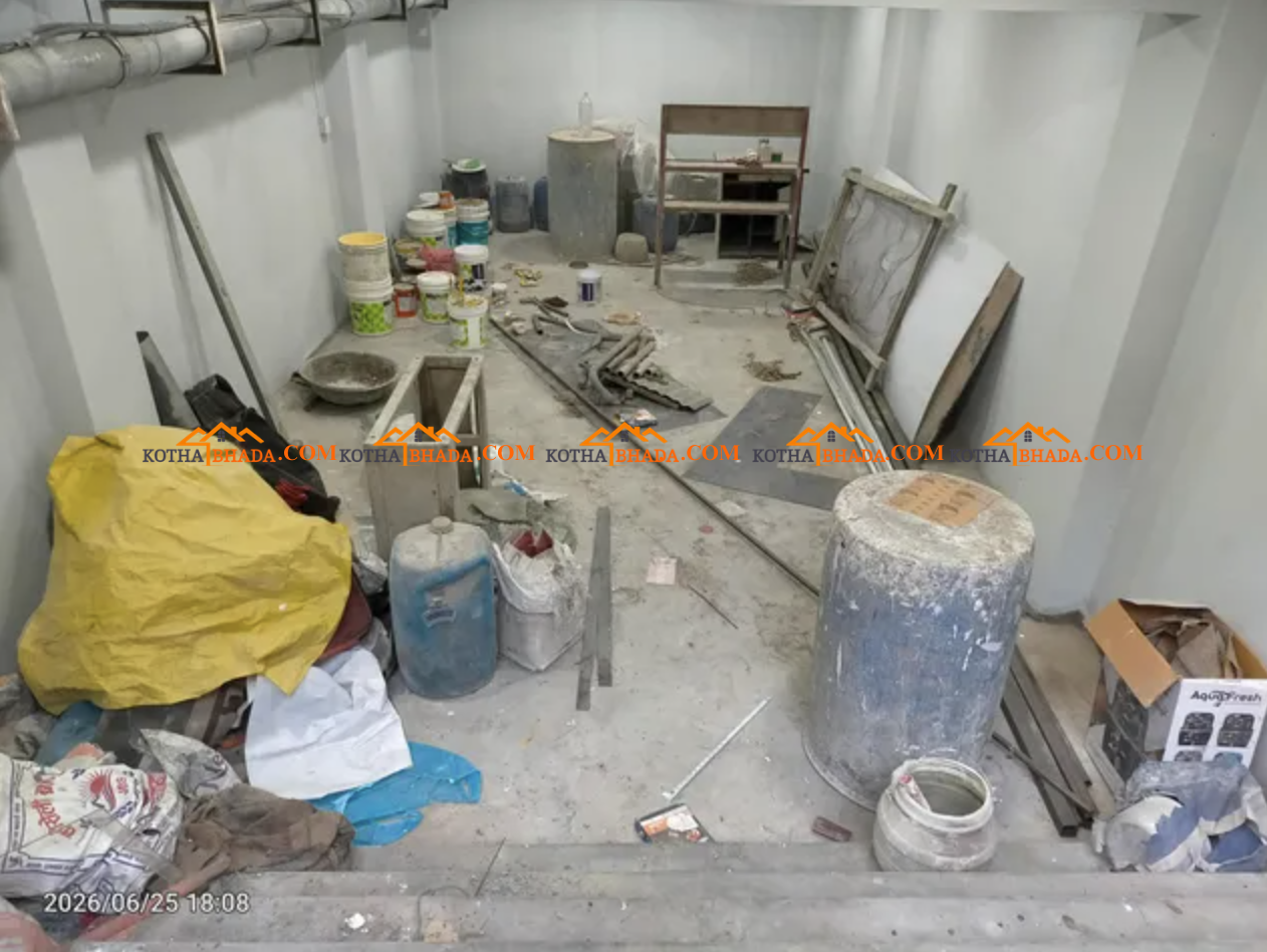 Shutter available for rent in Dallu